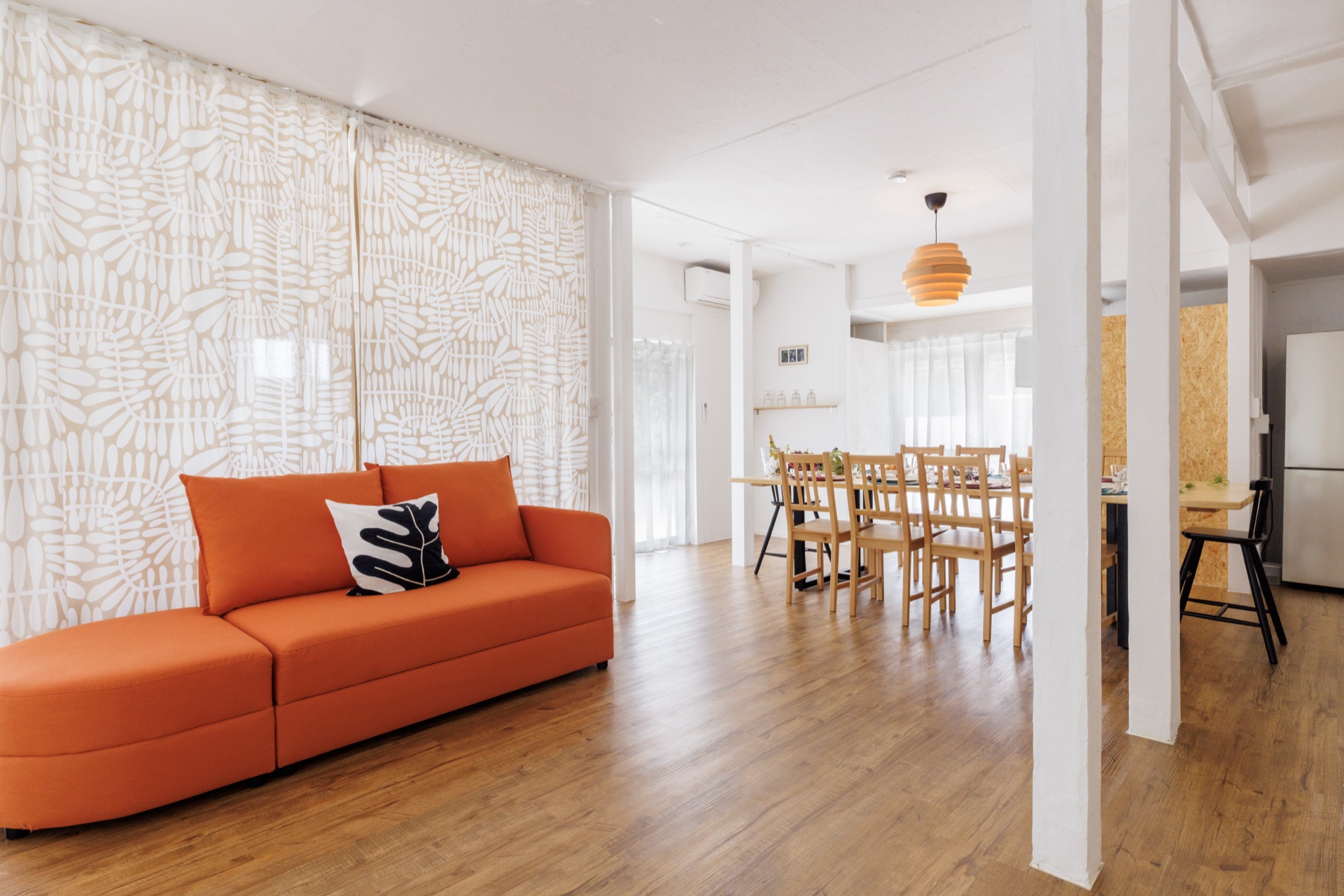 pono 118 living room