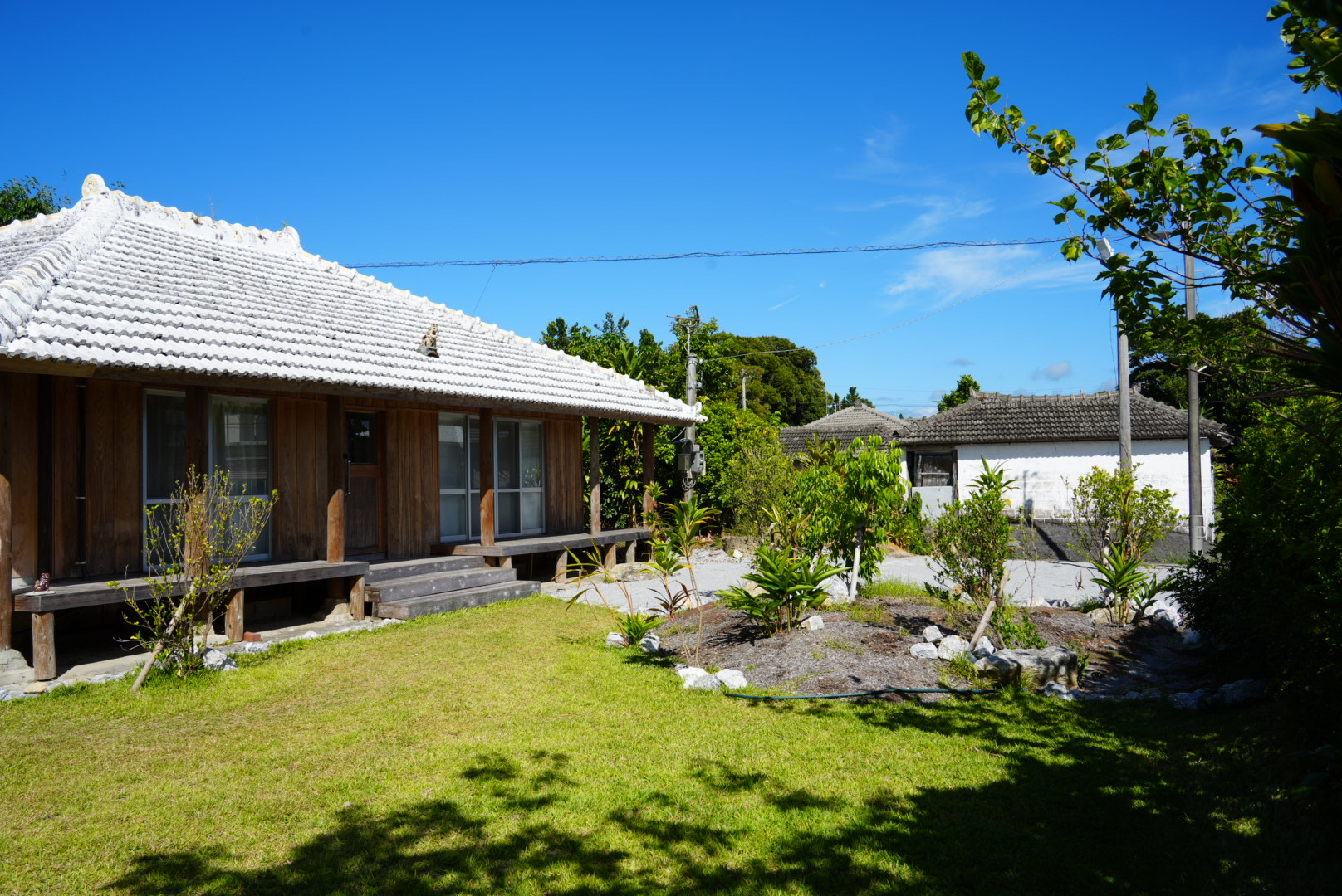 pono 118 Ryukyu farmhouse exterior and courtyard garden